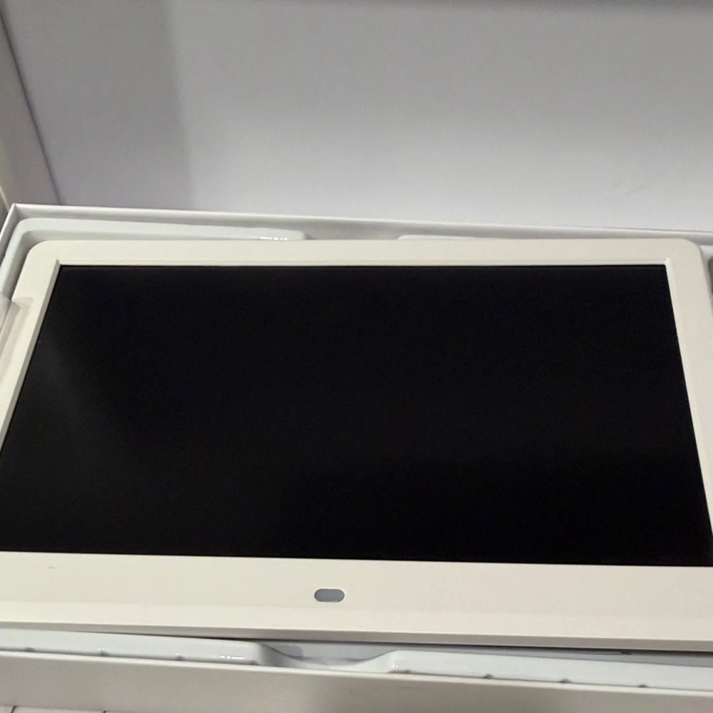 White Digital Photo Frame Box - Minimal Packaging